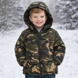 D22 Old Navy Boy's Camo Puffer Hooded Coat, Size 3T, Pre-owned